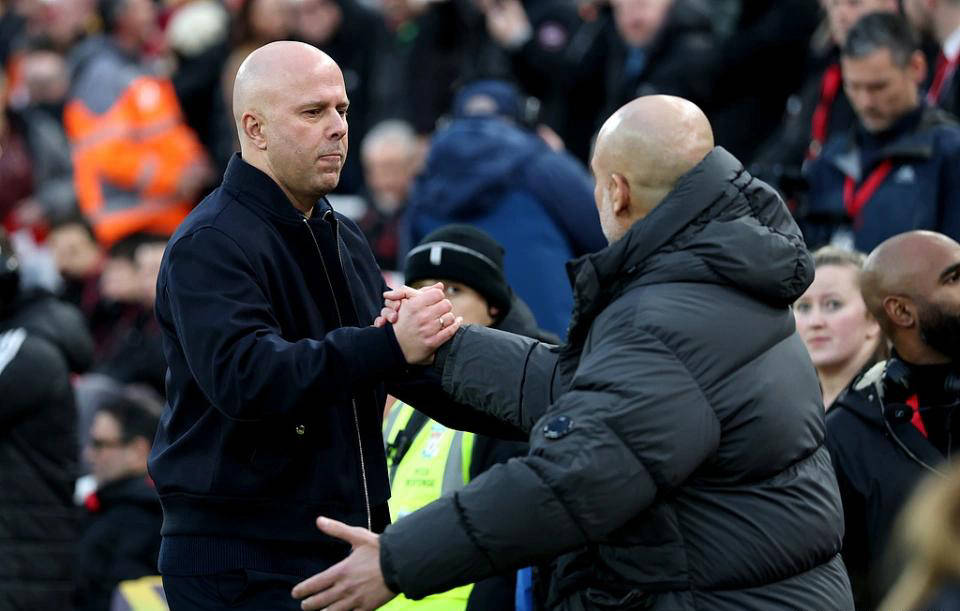 利物浦主帅逆境中仍笑对困境 不满关键判罚质疑公正性